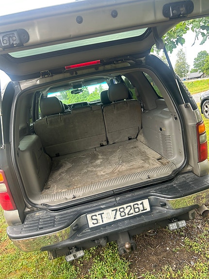 Chevrolet Tahoe 4 of 5