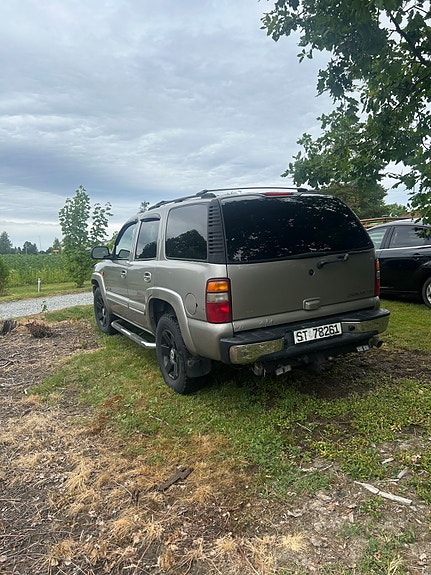 Chevrolet Tahoe 3 of 5