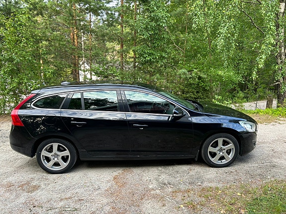 Volvo V60 4 of 5