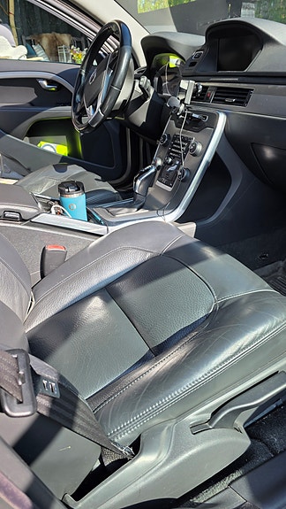 Volvo V70 7 of 11