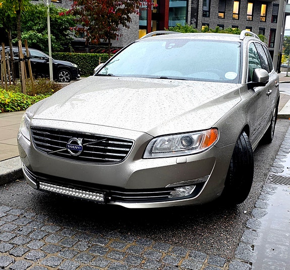 Volvo V70 2 of 11