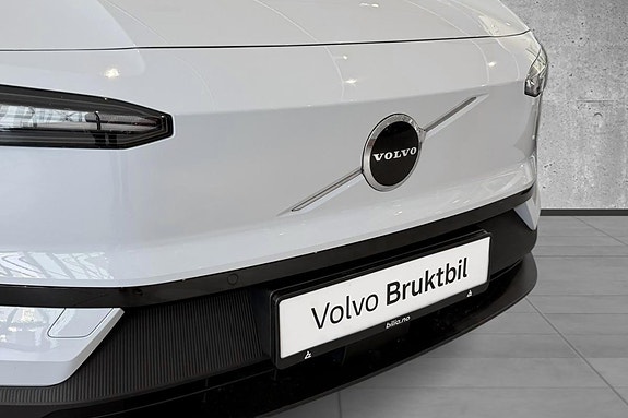 Volvo EX30 3 of 5