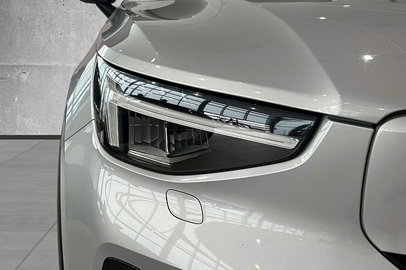 Volvo XC40 5 of 5