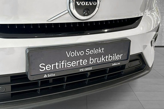 Volvo XC40 4 of 5