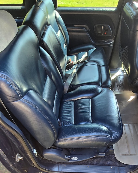 Chevrolet Suburban 8 of 20