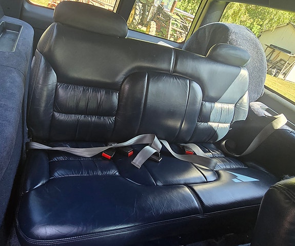 Chevrolet Suburban 10 of 20