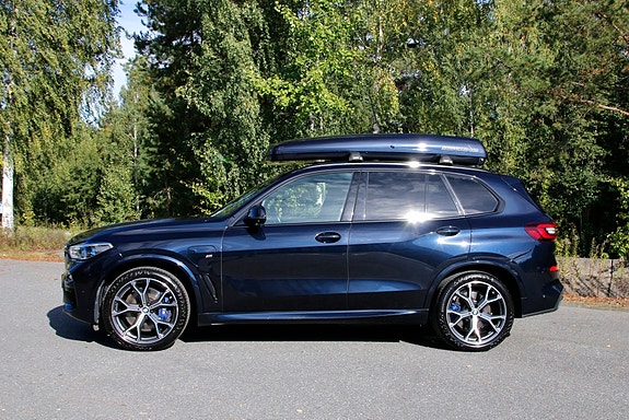 BMW X5 2 of 5