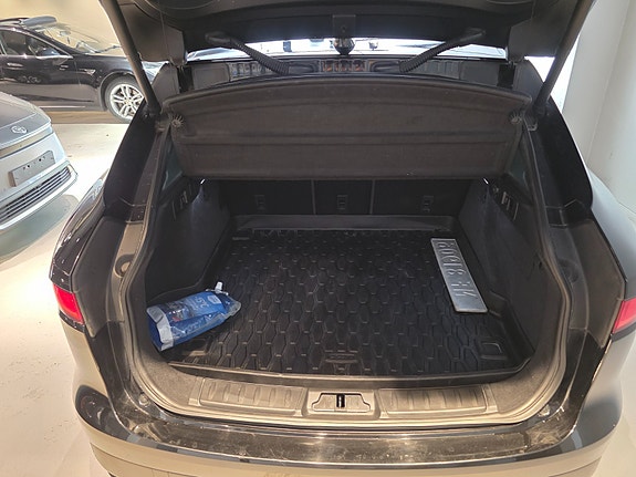 Jaguar F-PACE 6 of 24