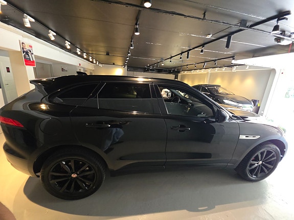 Jaguar F-PACE 9 of 24