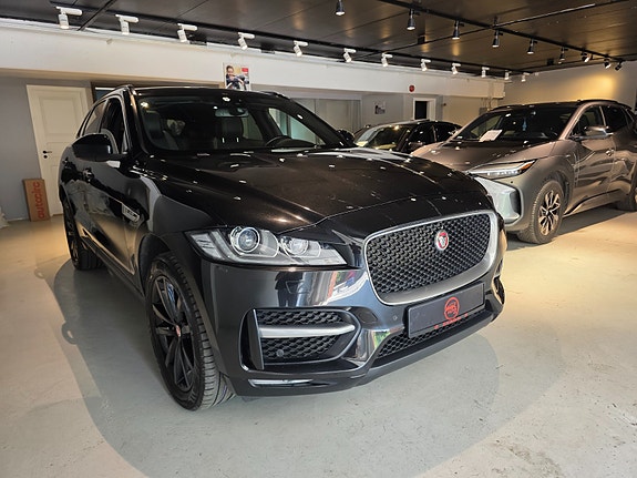 Jaguar F-PACE 10 of 24
