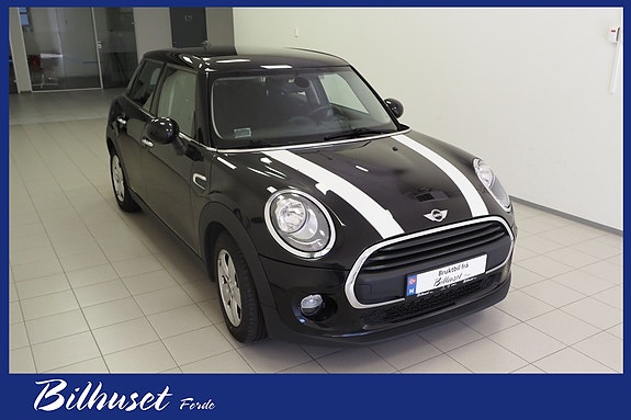 MINI One 4 of 5