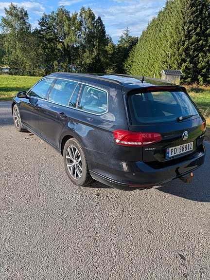 Volkswagen Passat 3 of 13