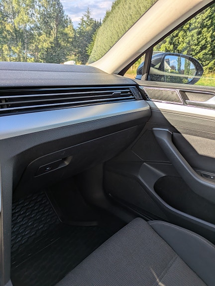 Volkswagen Passat 11 of 13