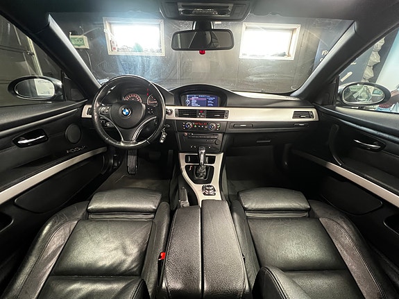 BMW 320d 24 of 30
