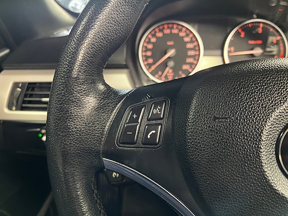 BMW 320d 27 of 30