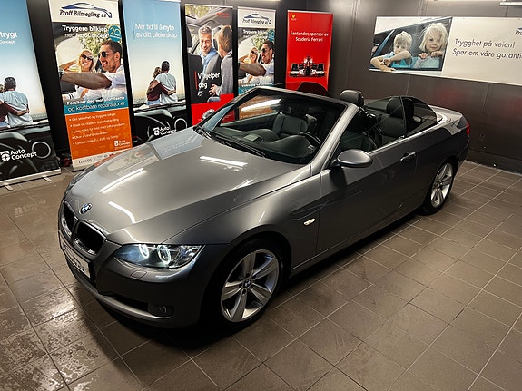 BMW 320d 2 of 5
