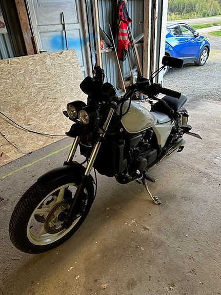 Honda MAGNA 2 of 5