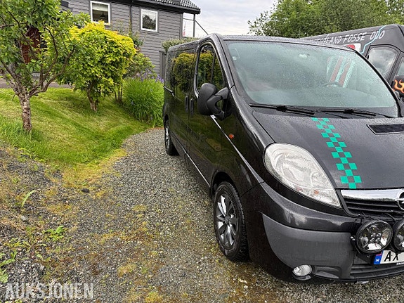 Opel Vivaro 2 of 5