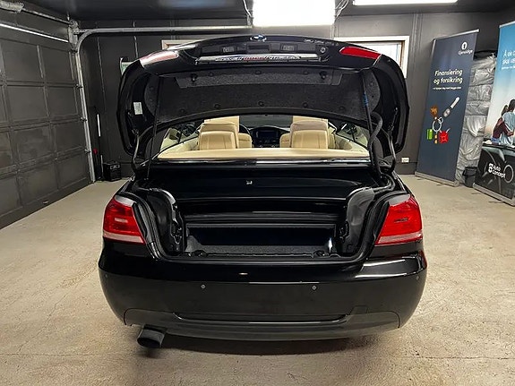 BMW 320i 18 of 30
