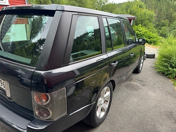 Land Rover Range Rover 3 of 5
