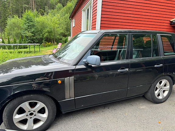Land Rover Range Rover 2 of 5