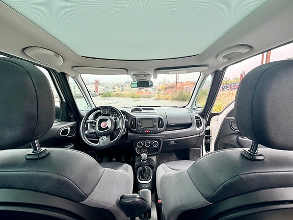 Fiat 500L 7 of 9