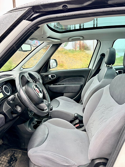 Fiat 500L 8 of 9