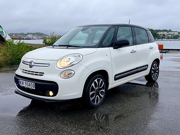 Fiat 500L 3 of 9