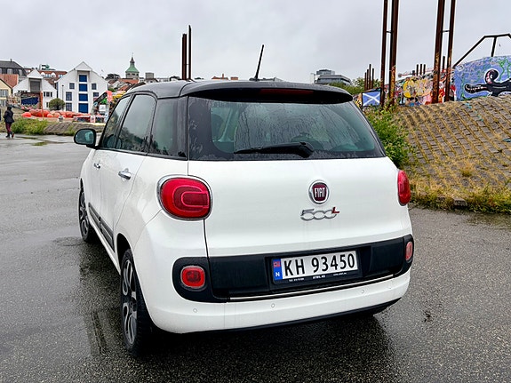 Fiat 500L 4 of 9