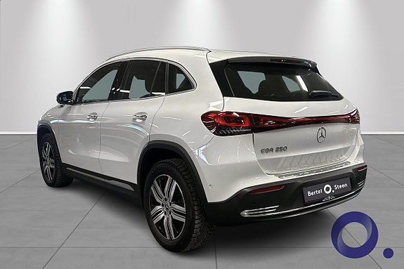 Mercedes-Benz EQA250 3 of 27