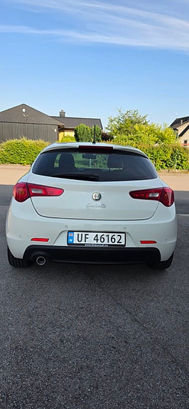 Alfa Romeo Giulietta 8 of 13
