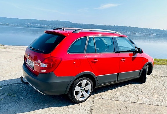 Skoda Fabia 2 of 9