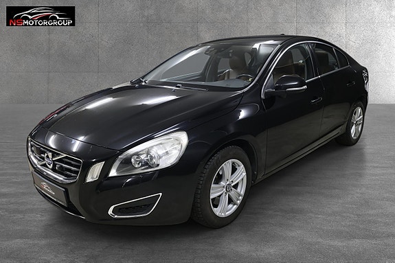 Volvo S60 4 of 5