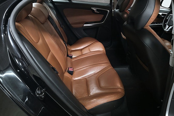Volvo S60 16 of 30