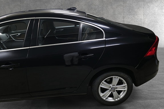 Volvo S60 6 of 30