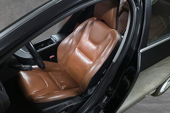Volvo S60 27 of 30