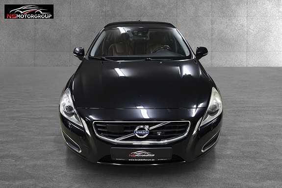 Volvo S60 3 of 5
