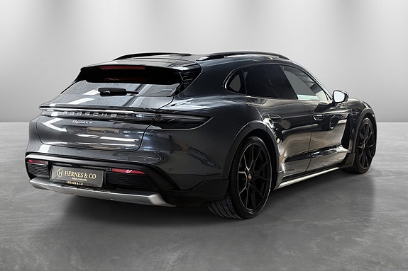 Porsche Taycan 4 5 of 5