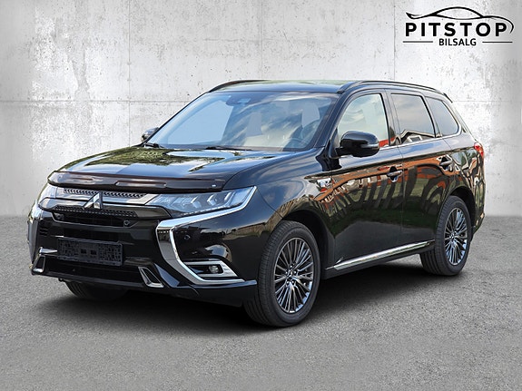 Mitsubishi Outlander 2 of 5