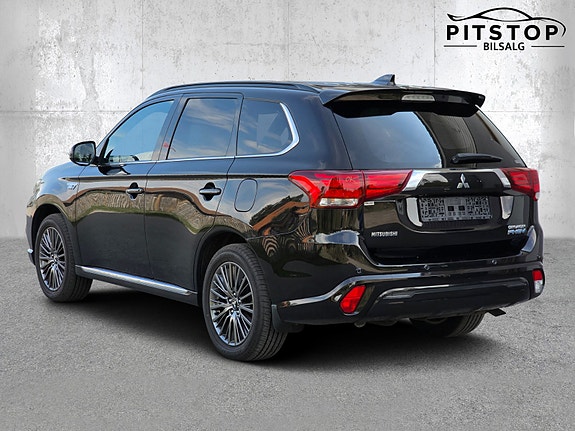 Mitsubishi Outlander 4 of 5