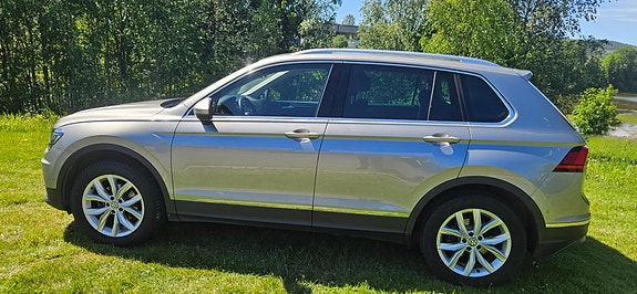 Volkswagen Tiguan 3 of 5
