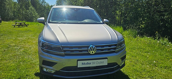 Volkswagen Tiguan 2 of 5