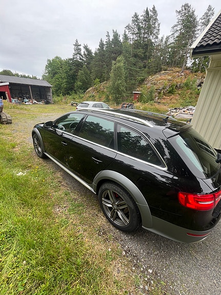 Audi A4 allroad 3 of 5