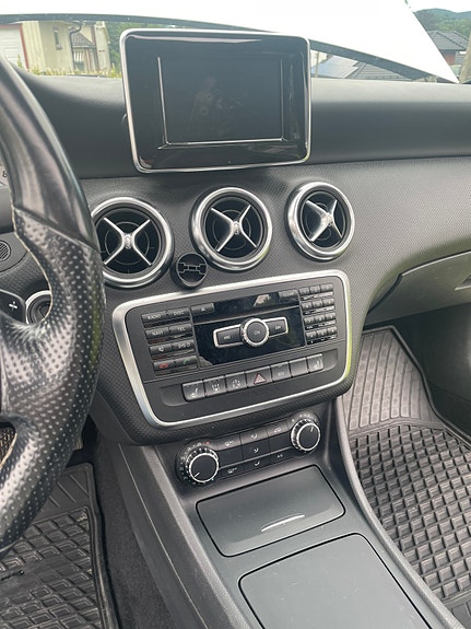 Mercedes-Benz A180 21 of 21