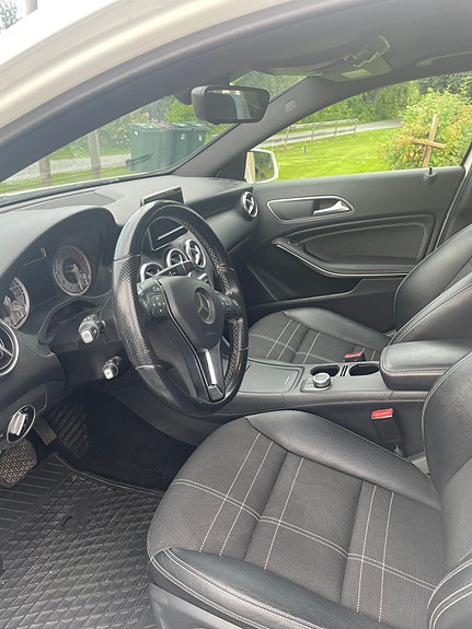Mercedes-Benz A180 13 of 21