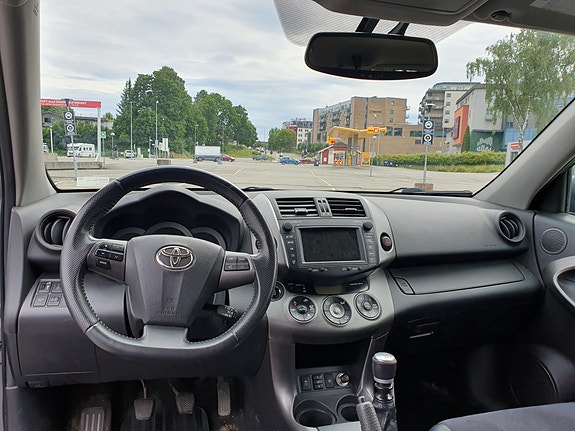 Toyota RAV4 5 of 5