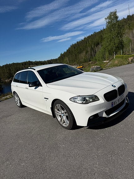 BMW 520d 4 of 5