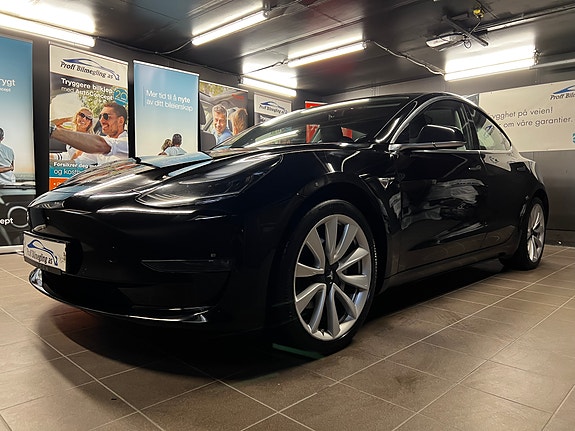 Tesla Model 3 4 of 5