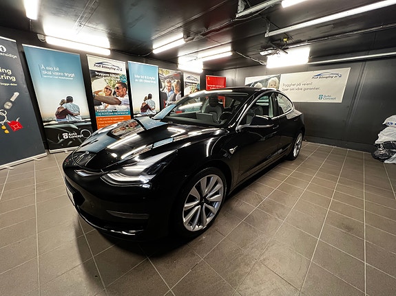 Tesla Model 3 3 of 5