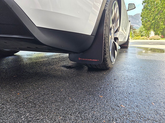Tesla Model Y 5 of 5
